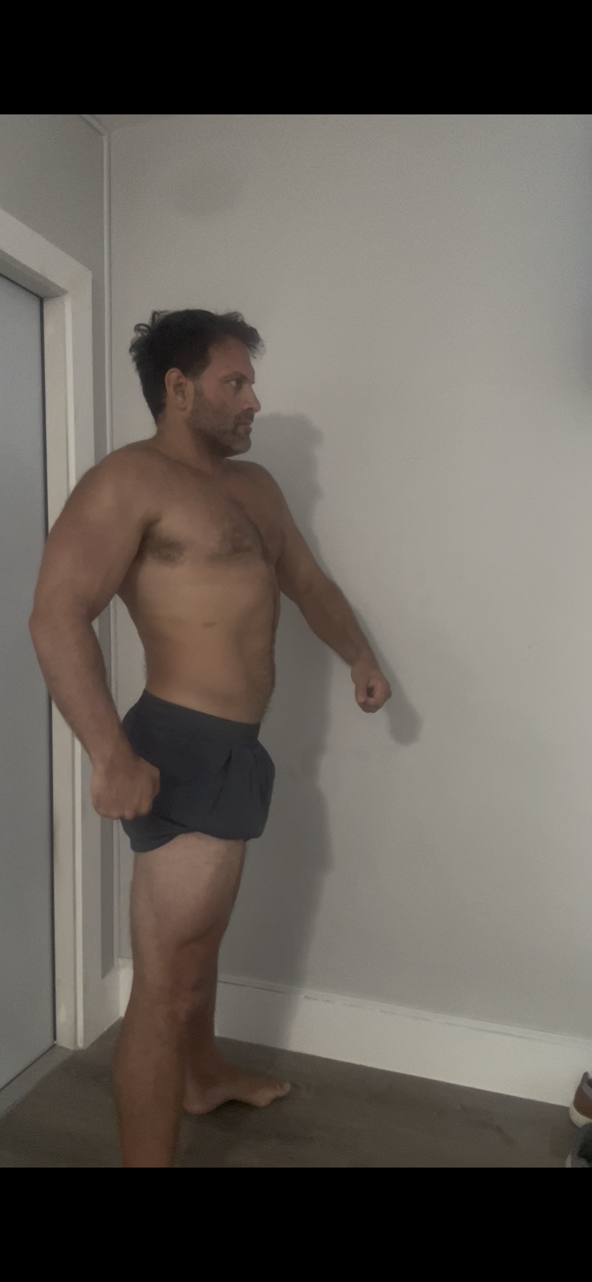 Side check-in photo at 17 weeks out